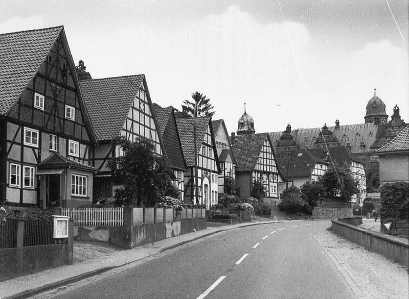 Datei:Hämelschenburg - Durchfahrt.jpg