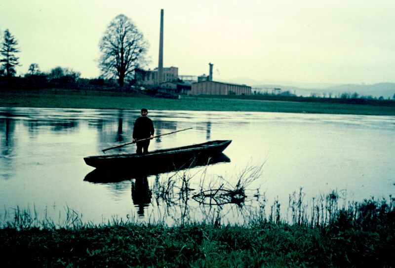Datei:52196 Wilh. Vietmeyer Hagenohsen zieht Aalreuse (Foto Schlein).jpg