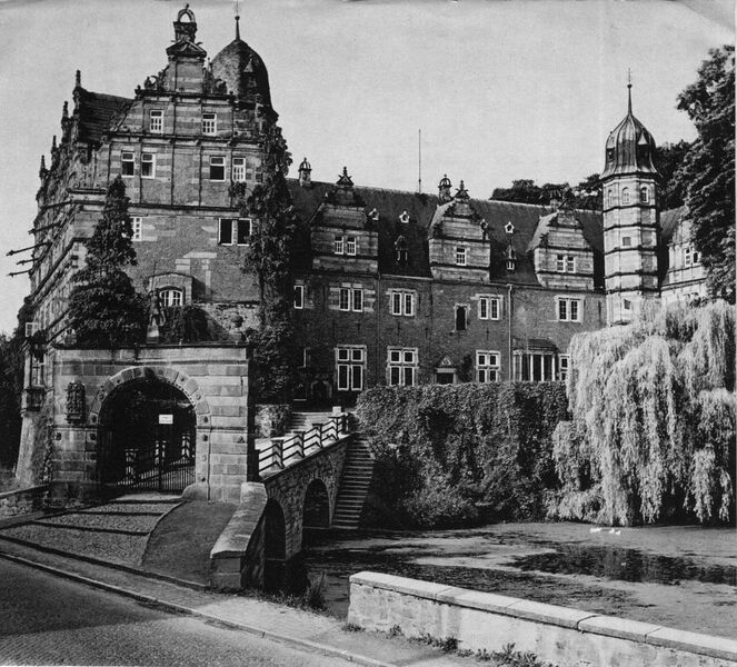 Datei:Hämelschenburg, Schloß.jpg